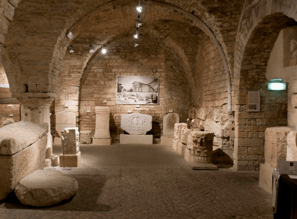 Risultato immagini per casa di properzio assisi